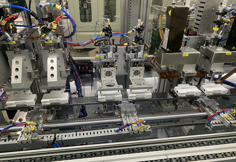 Custom Automatic Assembly Machine Manufacturers for MCB 3