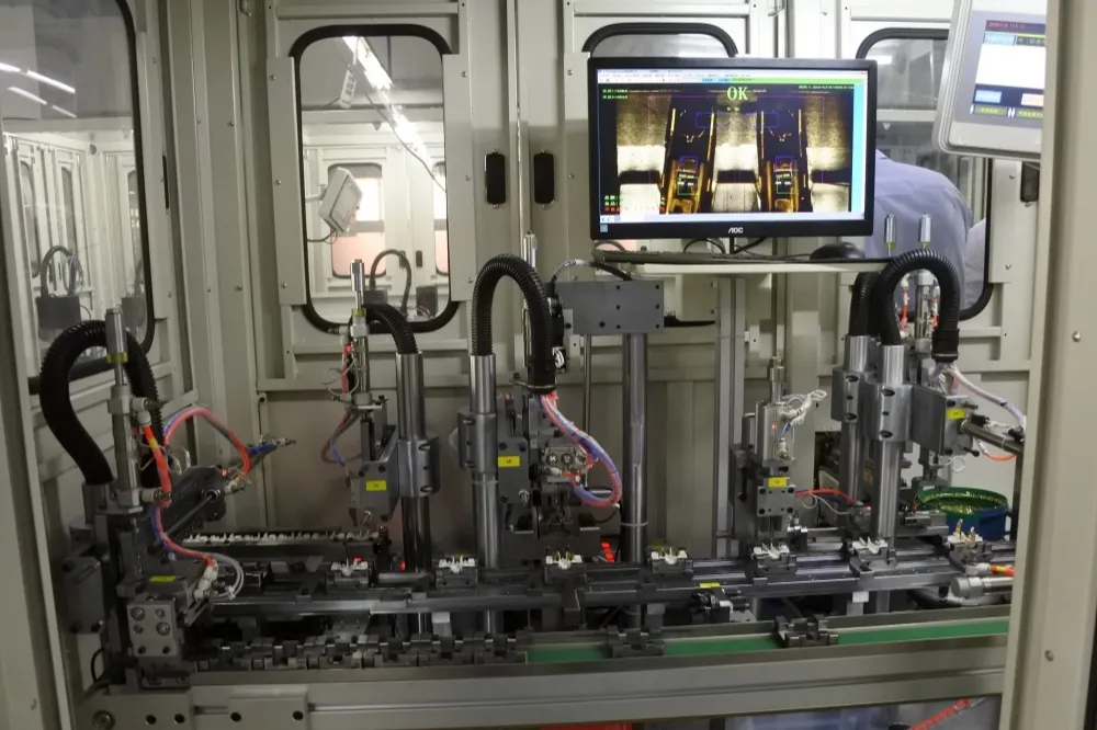 Assembly Line Machines - - Yicheng 3