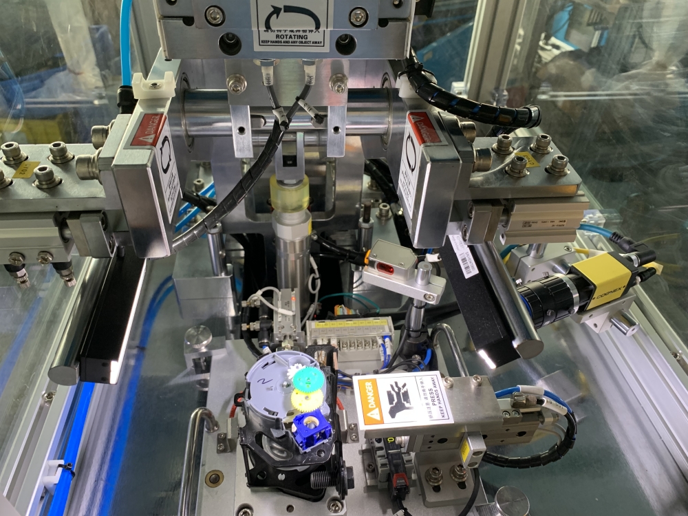 Assembly Machine - - Yicheng 2