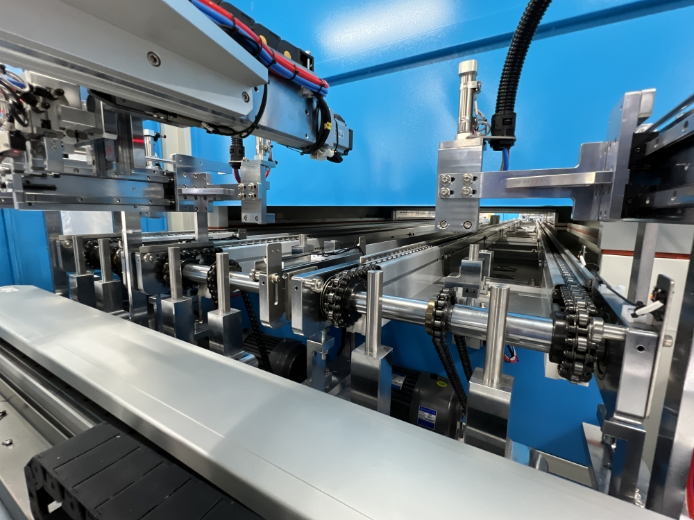Intelligent Automated Five-pin Auto Parts Assembly Machine | Yicheng ...