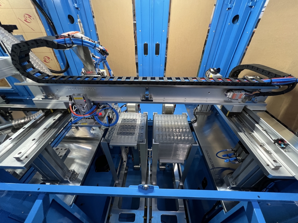 Automatische Montagemaschine für industrielle Automobilteilesicherungen 4