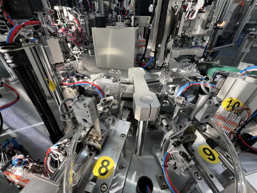 Assembly Machine by Yicheng-1 5