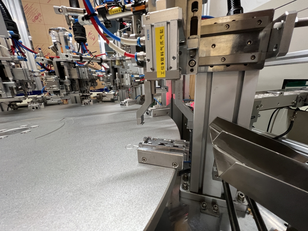 Plug Manufacturing Automatic Assembly Machine | Yicheng Automation