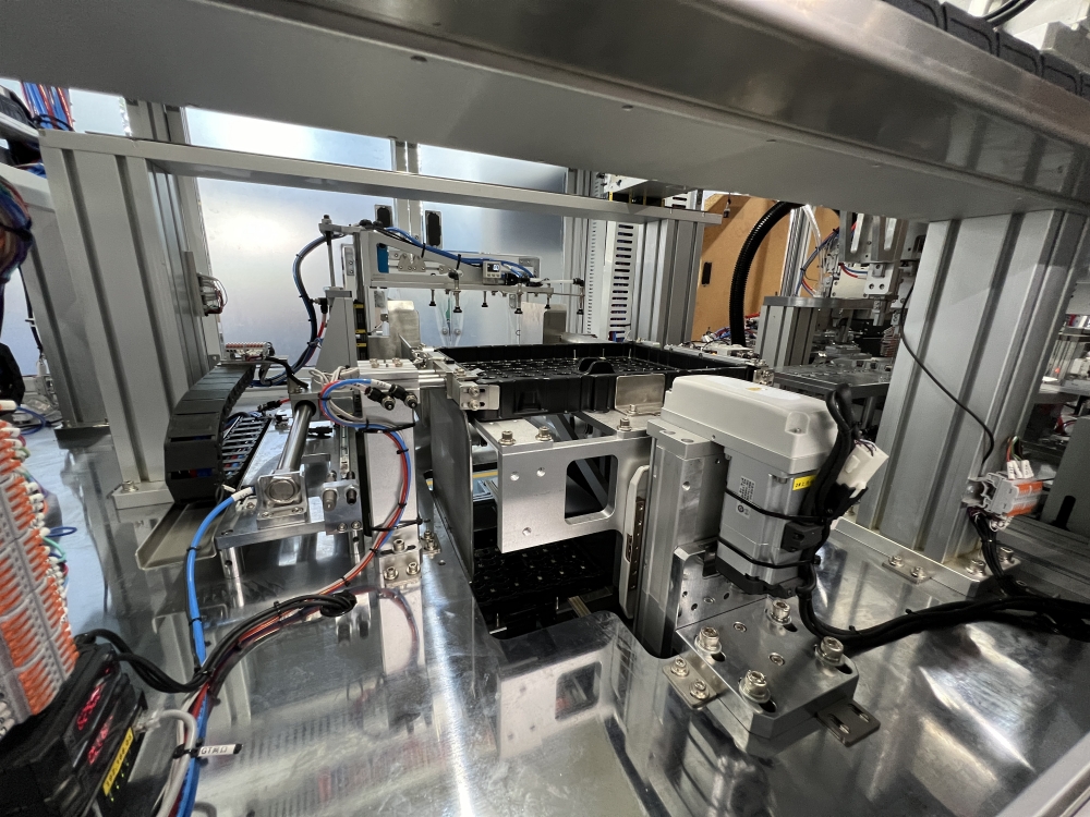 Neue automatische Montagemaschine für Ladeschütze für Energiefahrzeuge 6