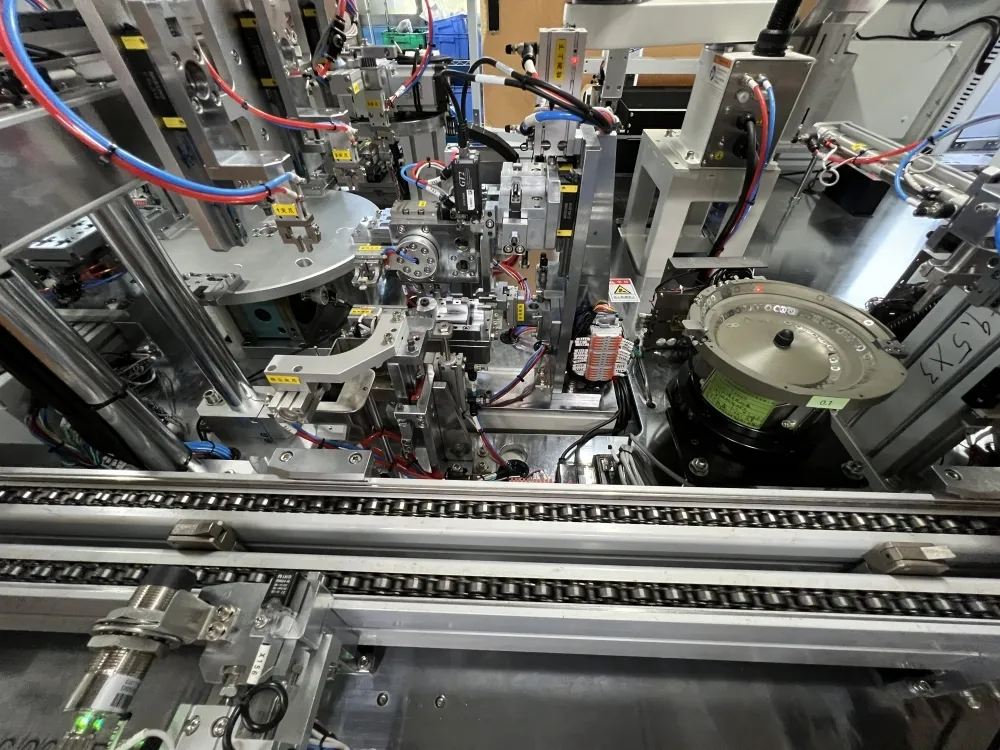 Automated Assembly Equipment by Yicheng-3 4
