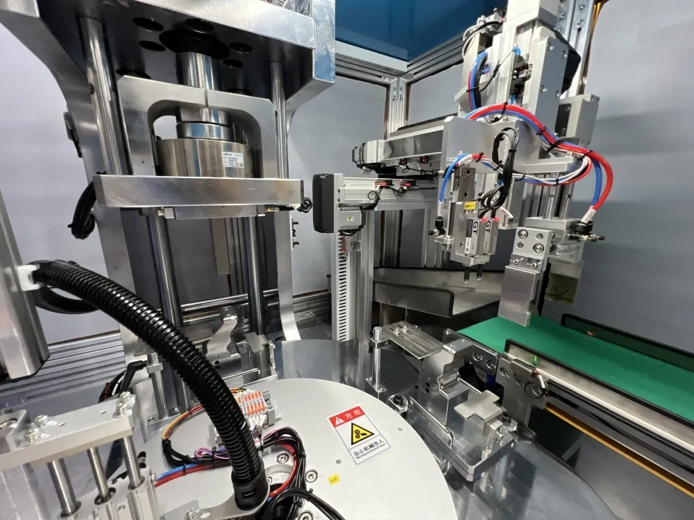 Auto Assembly Machine - - Yicheng-1 5