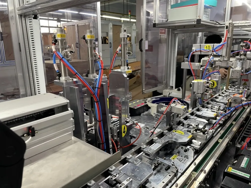 Automated Assembly Machine by Yicheng 4