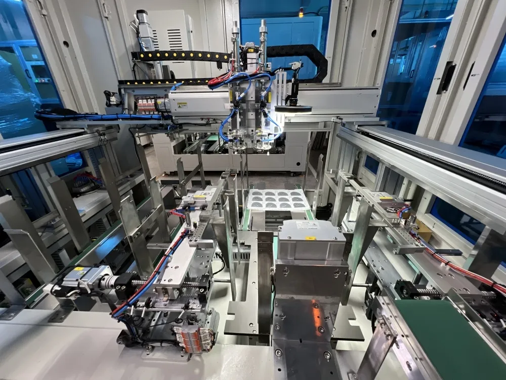 Auto Assembly Machine by Yicheng-2 6