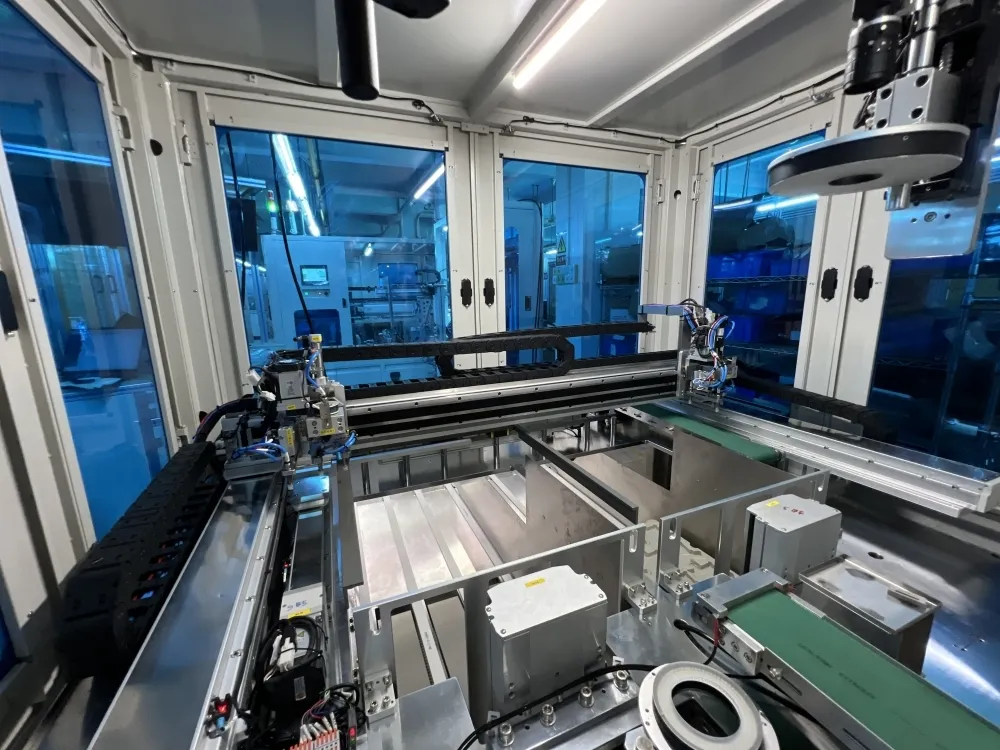 Auto Assembly Machine by Yicheng-2 5
