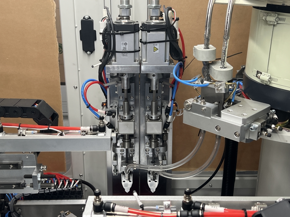 Automatic Side Terminal Screw Locking Assembly Machine | Yicheng Automation