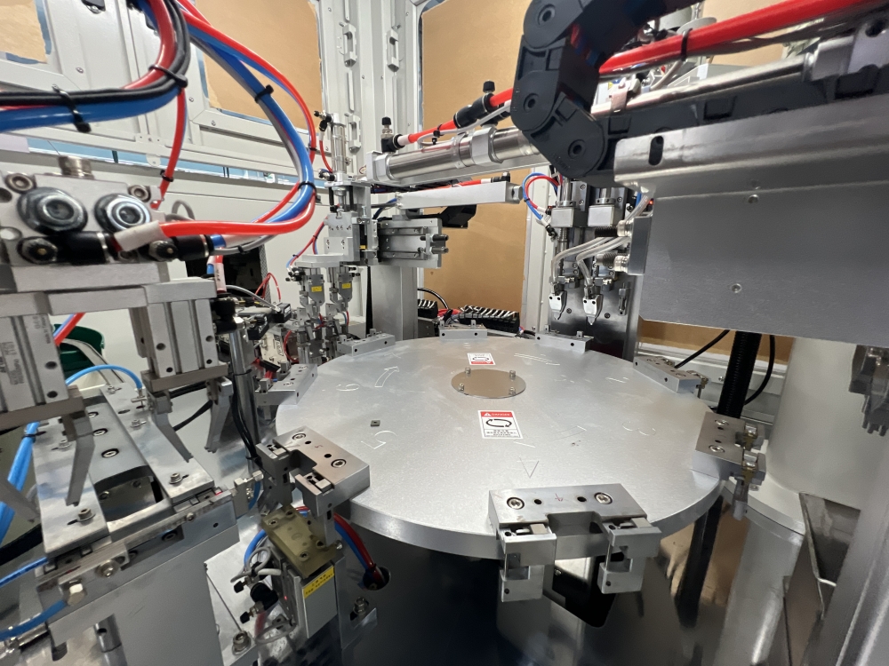 Automatic Side Terminal Screw Locking Assembly Machine | Yicheng Automation
