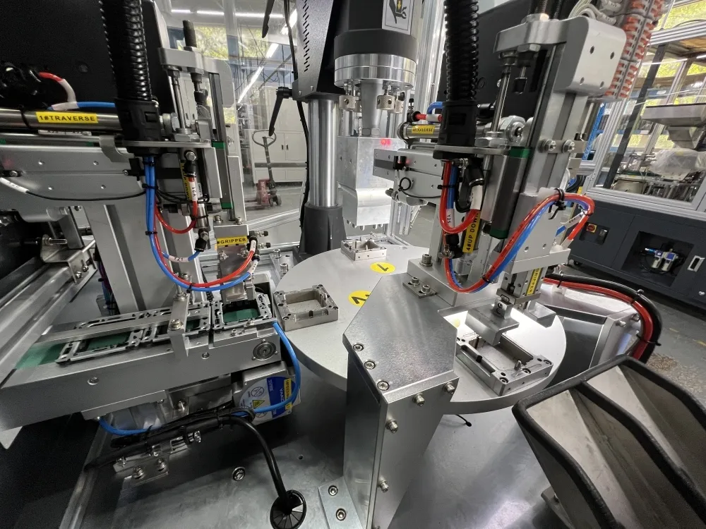Assembly Machine by Yicheng 4