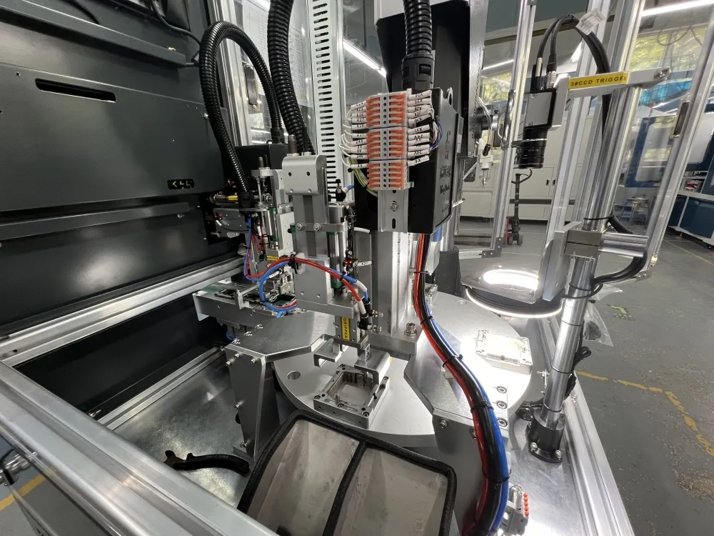 Assembly Machine by Yicheng 3