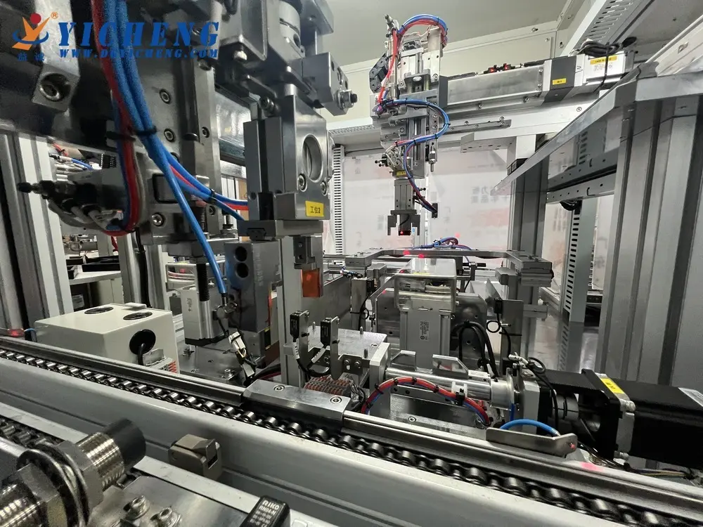 Automatic Assembly Machine - - Yicheng 4