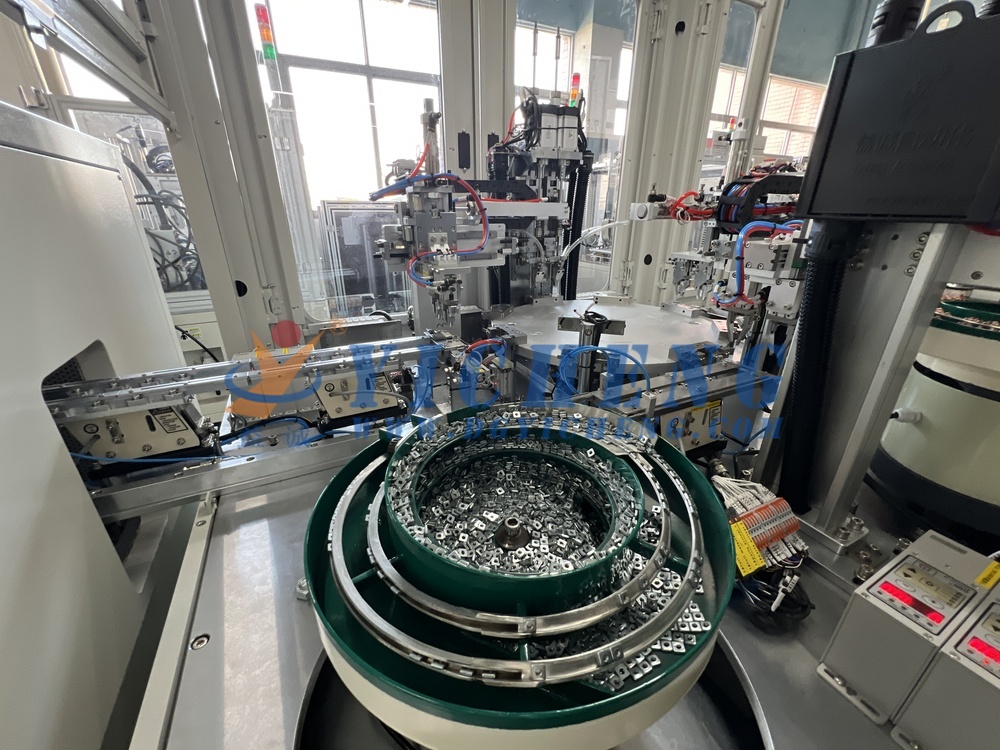 Accurate Two Position Terminal Automatic Screw Locking Assembly Machine ...