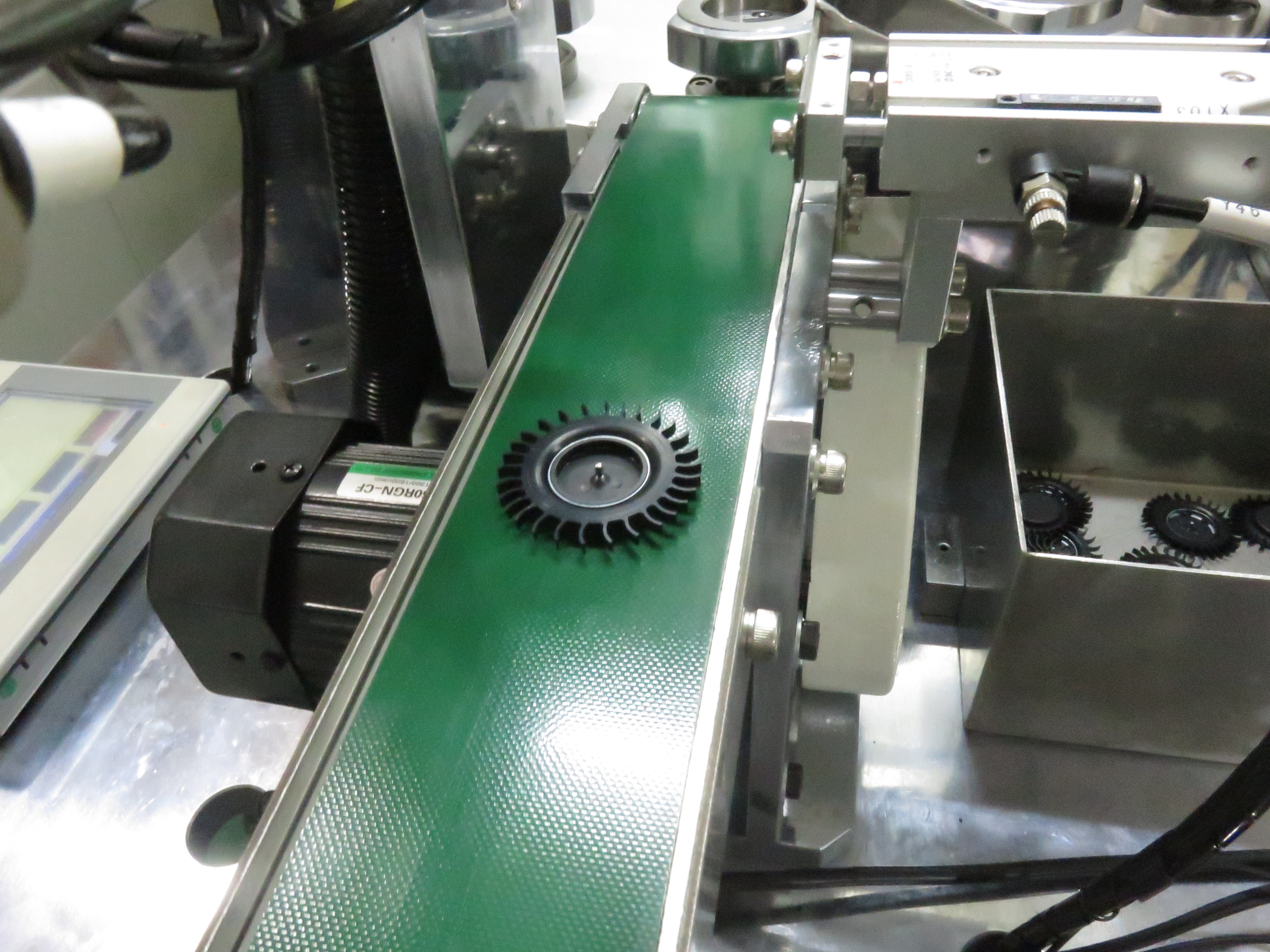Automatic Cooling Fan Magnetizing Assembly Machine 4