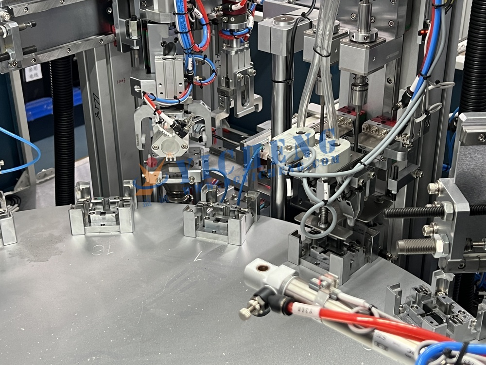 Máquina de ensamblaje automática de zócalo automático de alta eficiencia para fabricación inteligente 8