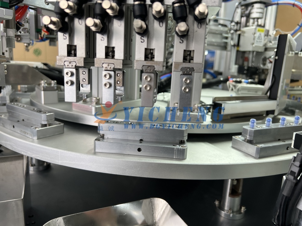 Máquina de ensamblaje de válvula de control médica automática de alta velocidad 2