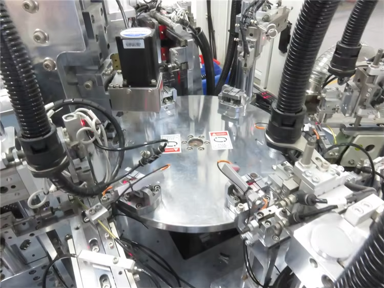 Efficient and Precise Fingertip Switch Automatic Assembly Machine 5