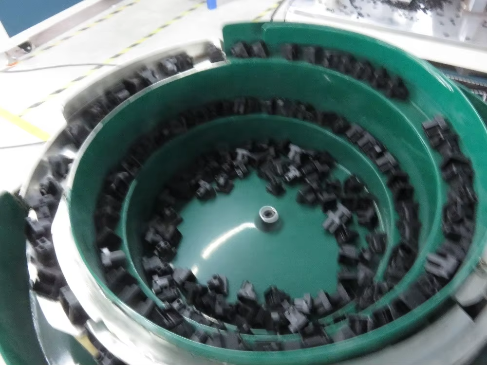 Efficient and Precise Fingertip Switch Automatic Assembly Machine 3