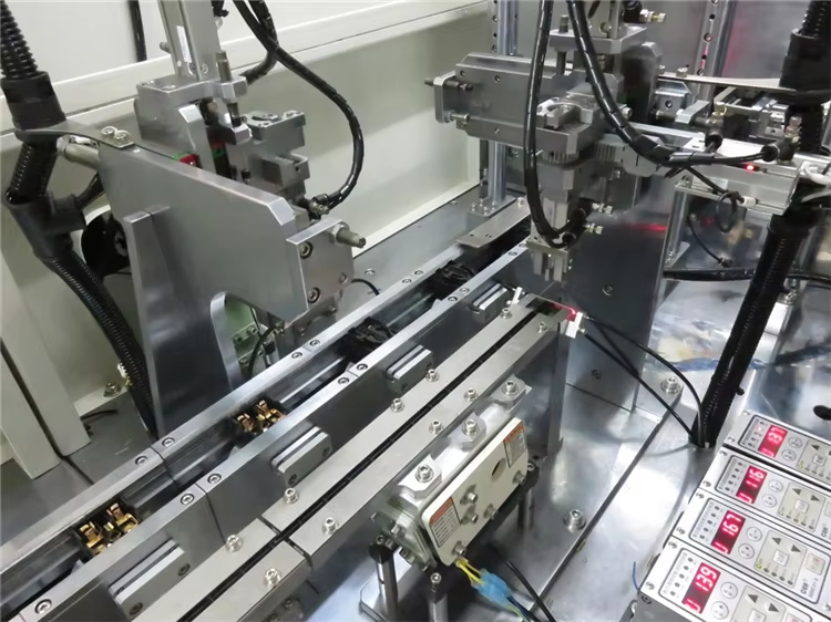 Efficient and Precise Fingertip Switch Automatic Assembly Machine 6