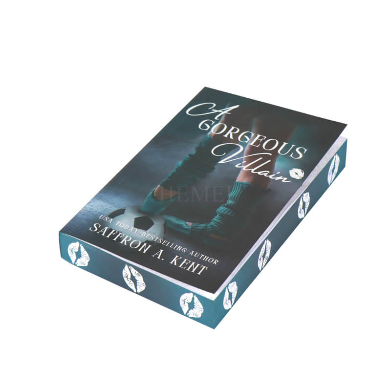 Edición especial de novela en rústica personalizada con bordes pintados. 1
