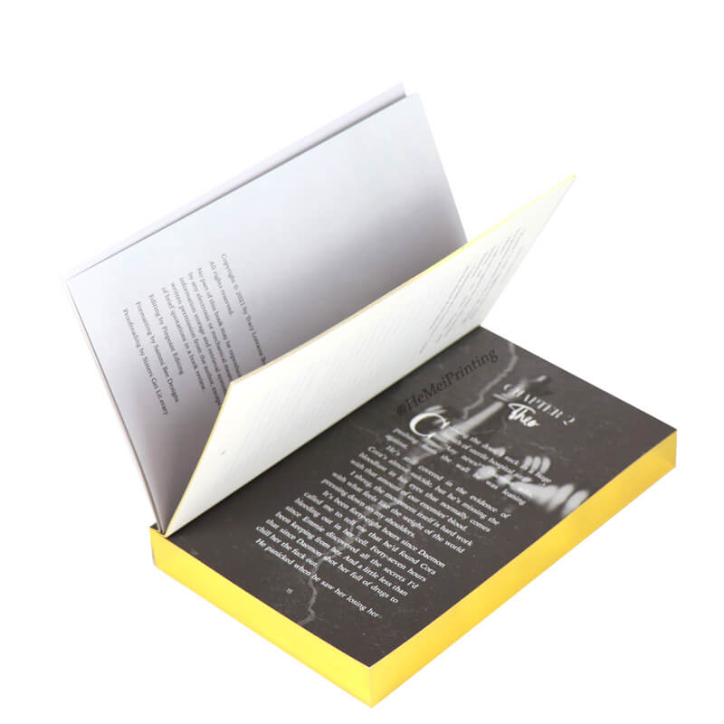 Servicio de impresión de libros de tapa blanda en China. Libro de ficción en rústica con bordes pintados. 1