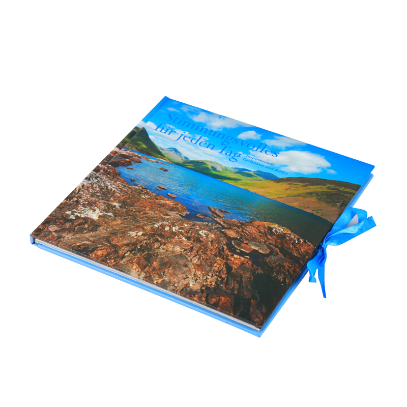 Álbum de fotos encuadernado en tapa dura. Imprime tu propio libro de tapa dura con barniz UV selectivo. 5