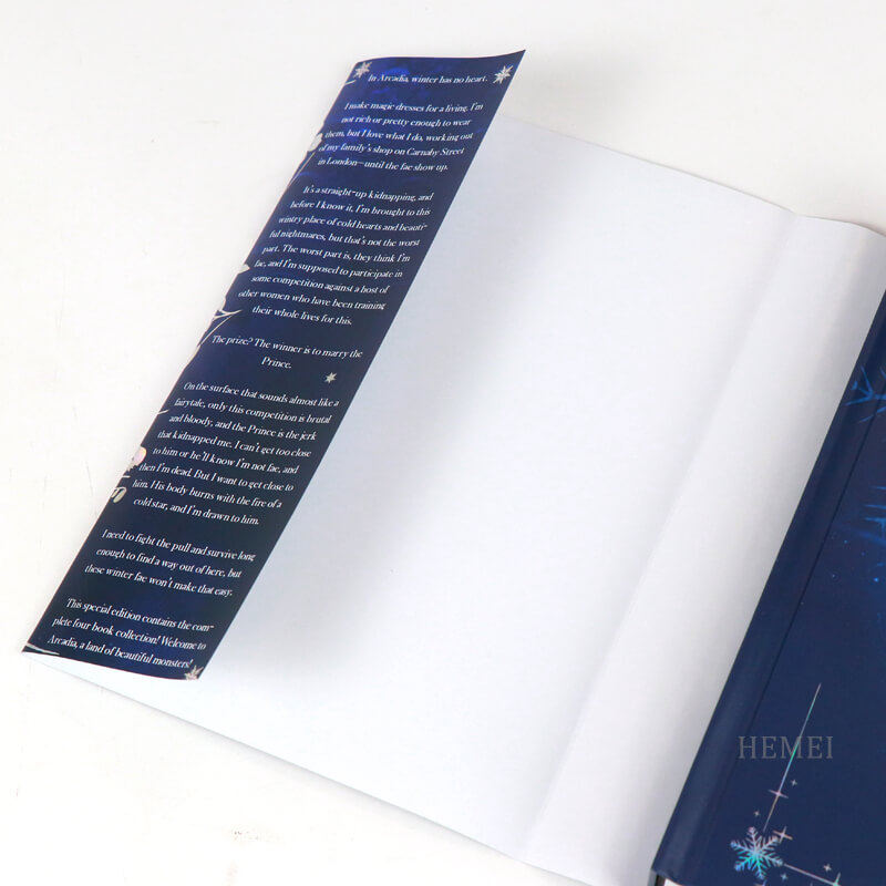 Livros de romance sombrio em edição especial, impressos sob encomenda e com bordas pintadas. 6