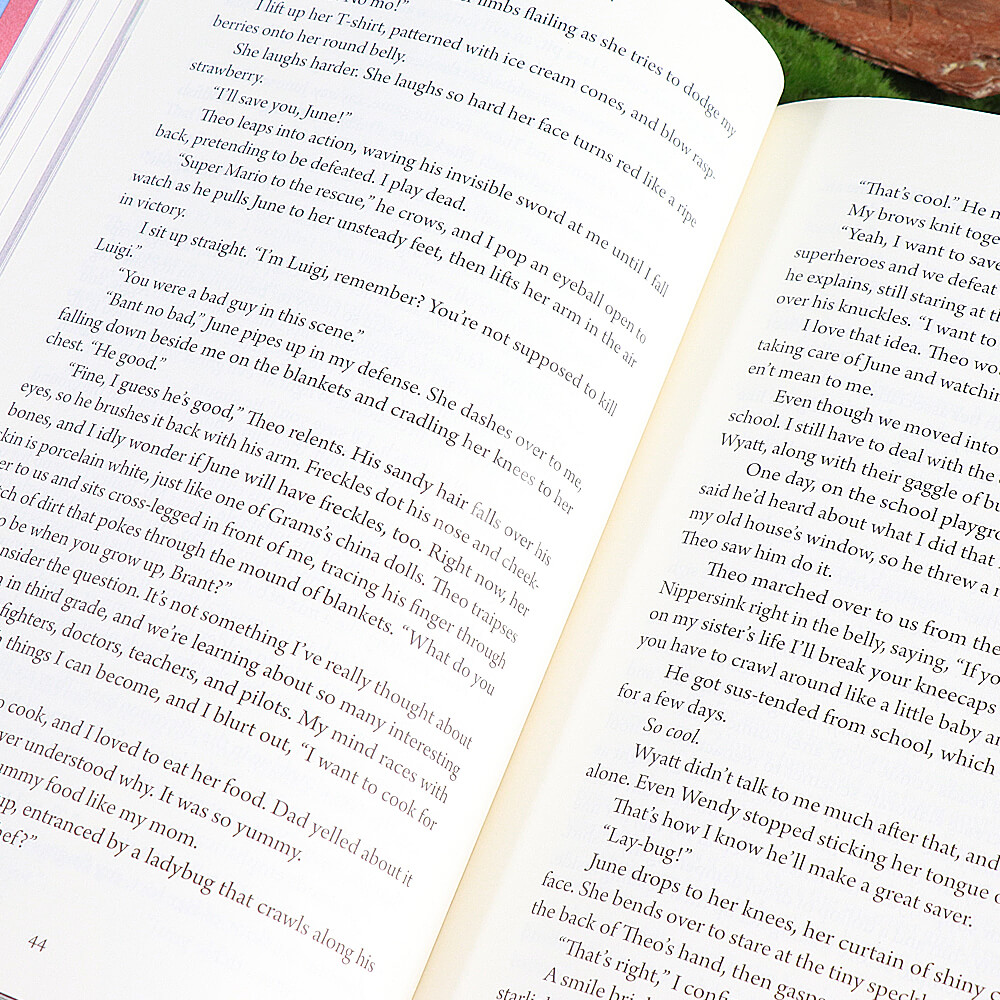 Stampa personalizzata di libri con copertina rigida, stampa a caldo e bordi spruzzati opzionali. 5