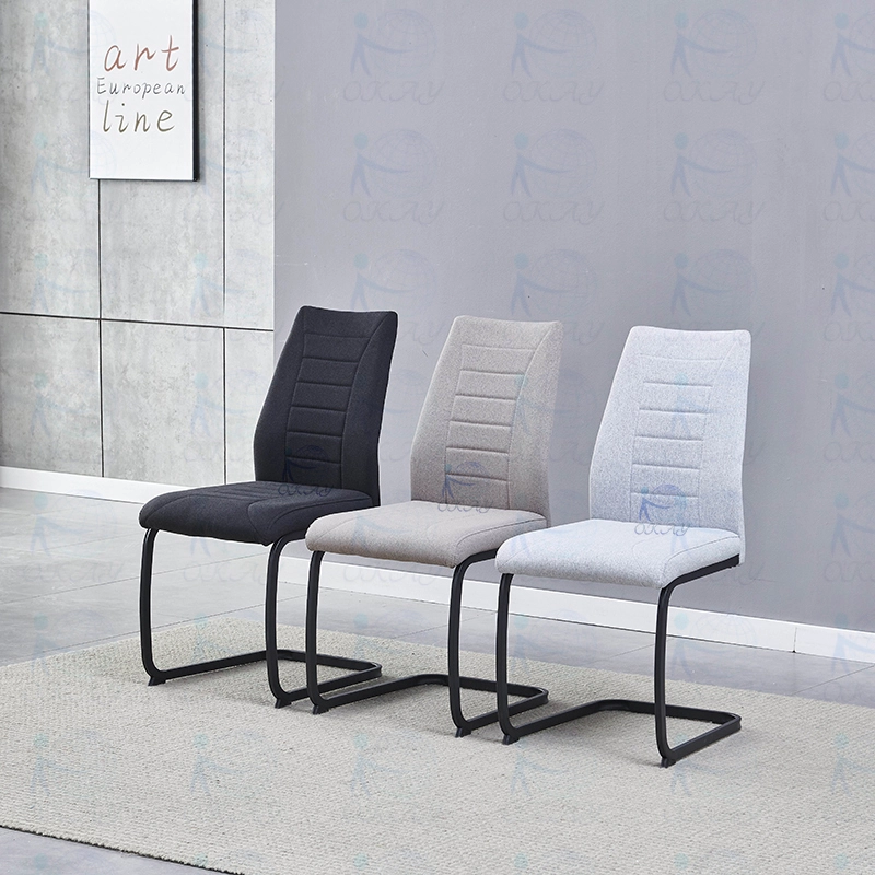 Chaise de salle à manger au design moderne – Esthétique moderne sur la table à manger 1
