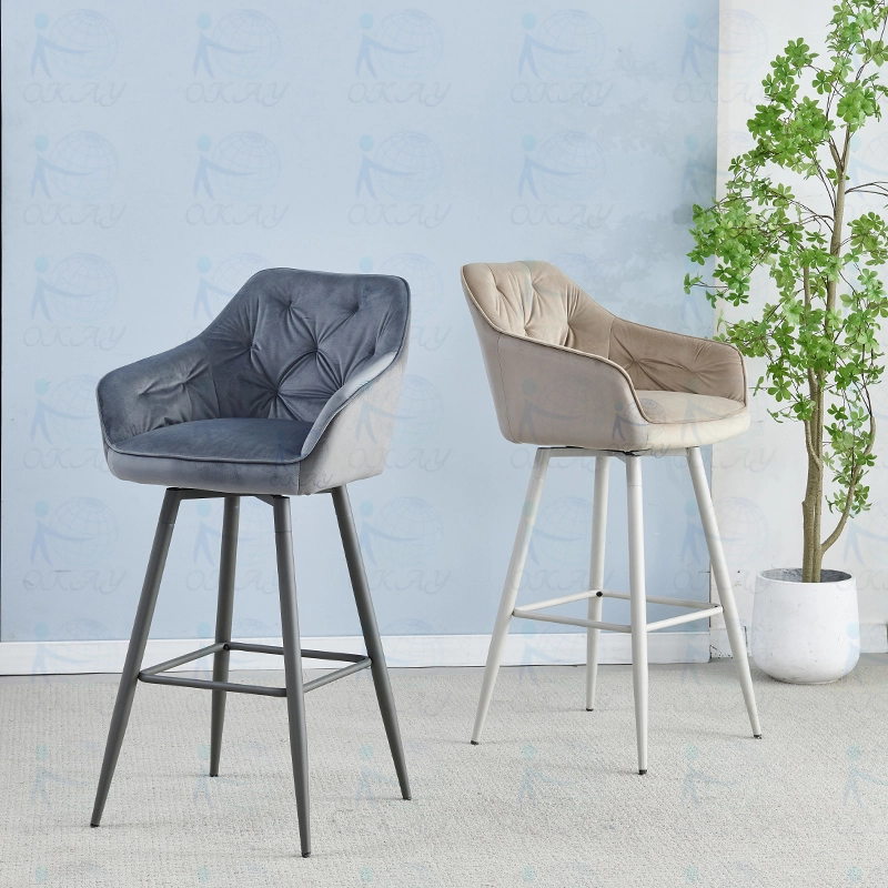 Chaise de bar en velours de style luxe léger avec accoudoirs 1