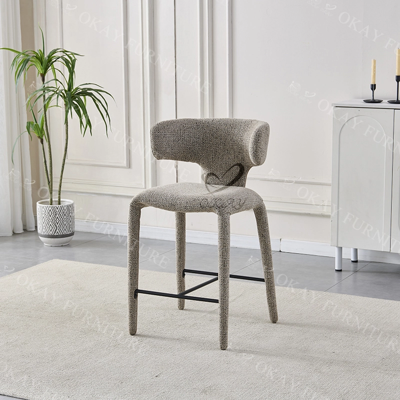 Tabouret de bar sculptural enveloppant, revêtement en tissu texturé beige, chaise d'appoint artistique moderne 1