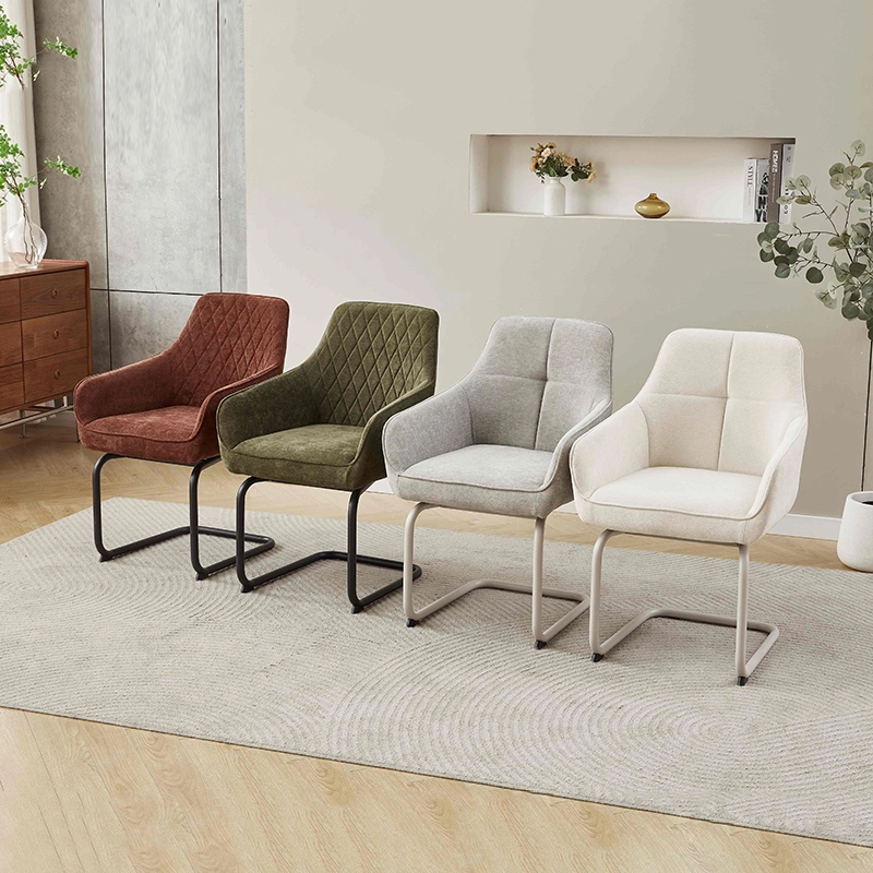 モダンなキルティングダイニングチェア4脚セット、U字型メタルベース（4色展開）、レトロな軽やかな高級感とモダンなミニマリズムの融合 1