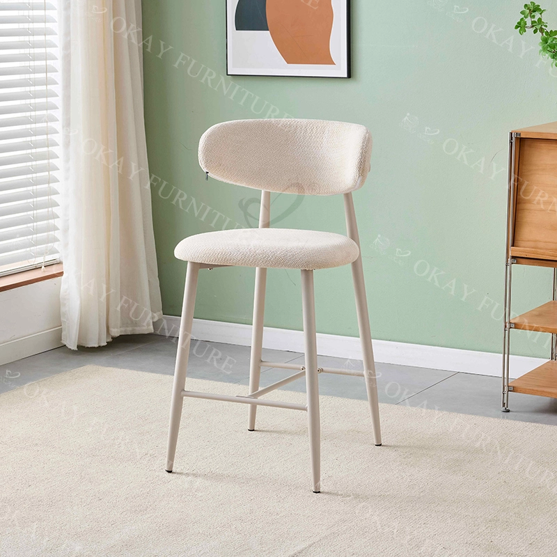 Tabouret de bar moderne minimaliste à dossier semi-circulaire en tissu | Un meuble polyvalent de style nordique pour les bars et les îlots de cuisine 1