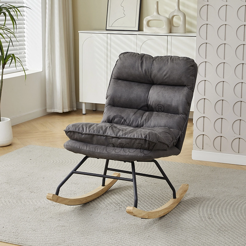 Style nordique wabi-sabi, doux mouvement de bercement — une chaise qui égaye votre coin cosy et relaxant à la maison. 1