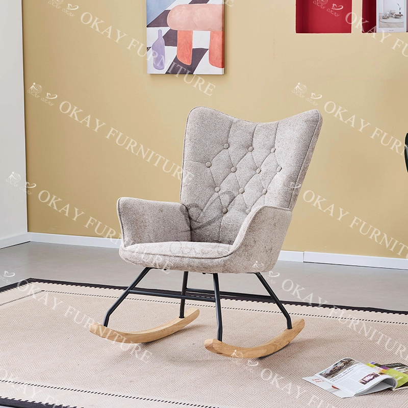 Matelassage en losanges + tissu à tissage grossier gris lin clair et chaud, base en composite métal + bois (structure noire + patins en bois clair) — une fusion élégante de luxe rétro et de simplicité nordique. 1