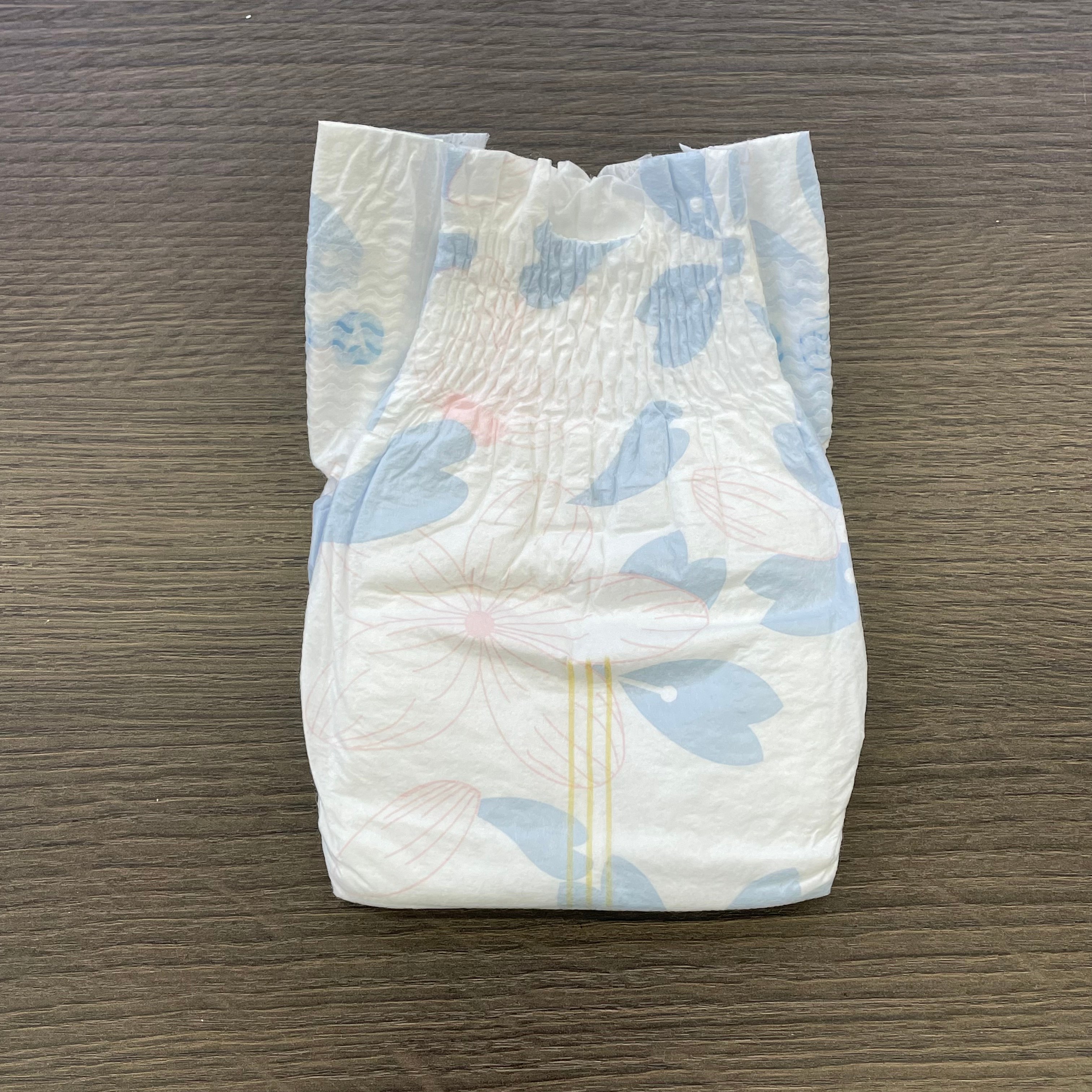 Factory Wholesale New Born Baby Nappies Sleepy Baby Diaper Elastic Waistband Side Tape Flexible Newborn Baby Diapers 4