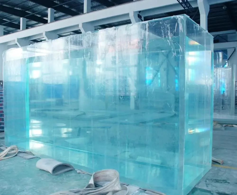The Benefits Of An Acrylic Fish Tank For Your Home Or Office Aquarium 1
