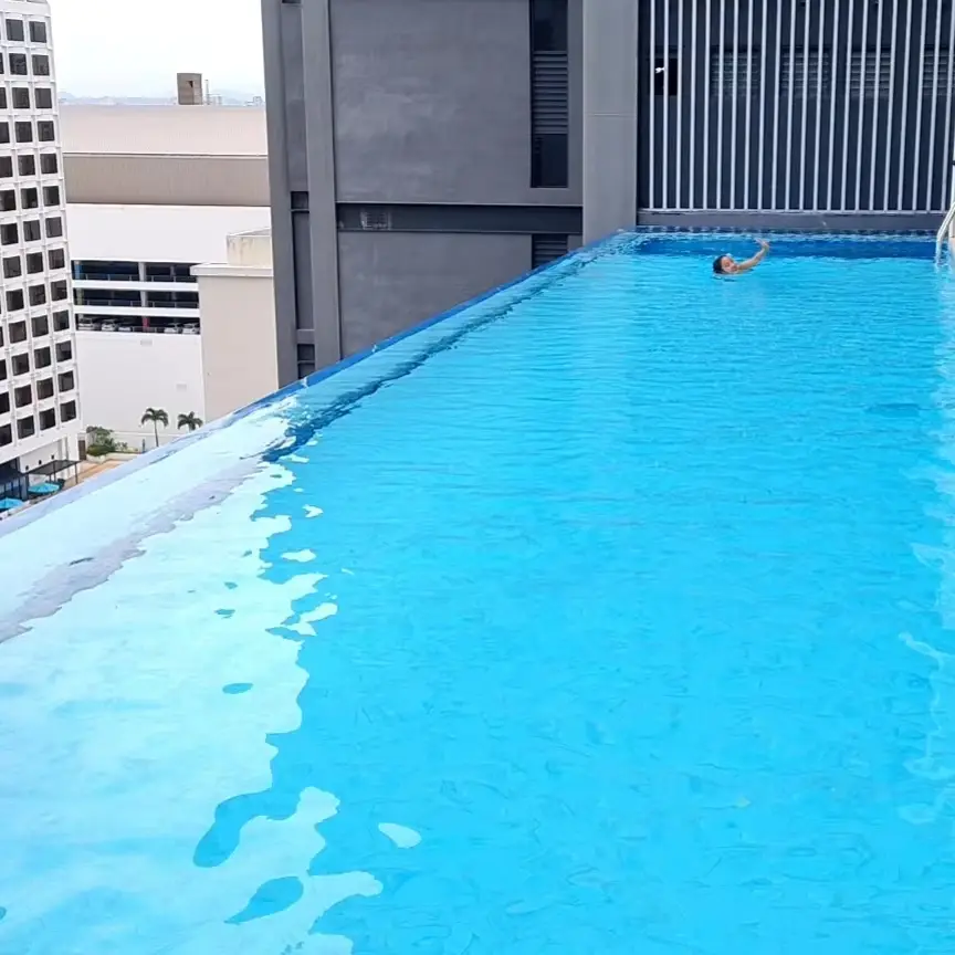 Unparalleled Luxury: The Beauty Of An Acrylic Glass Swimming Pool 1