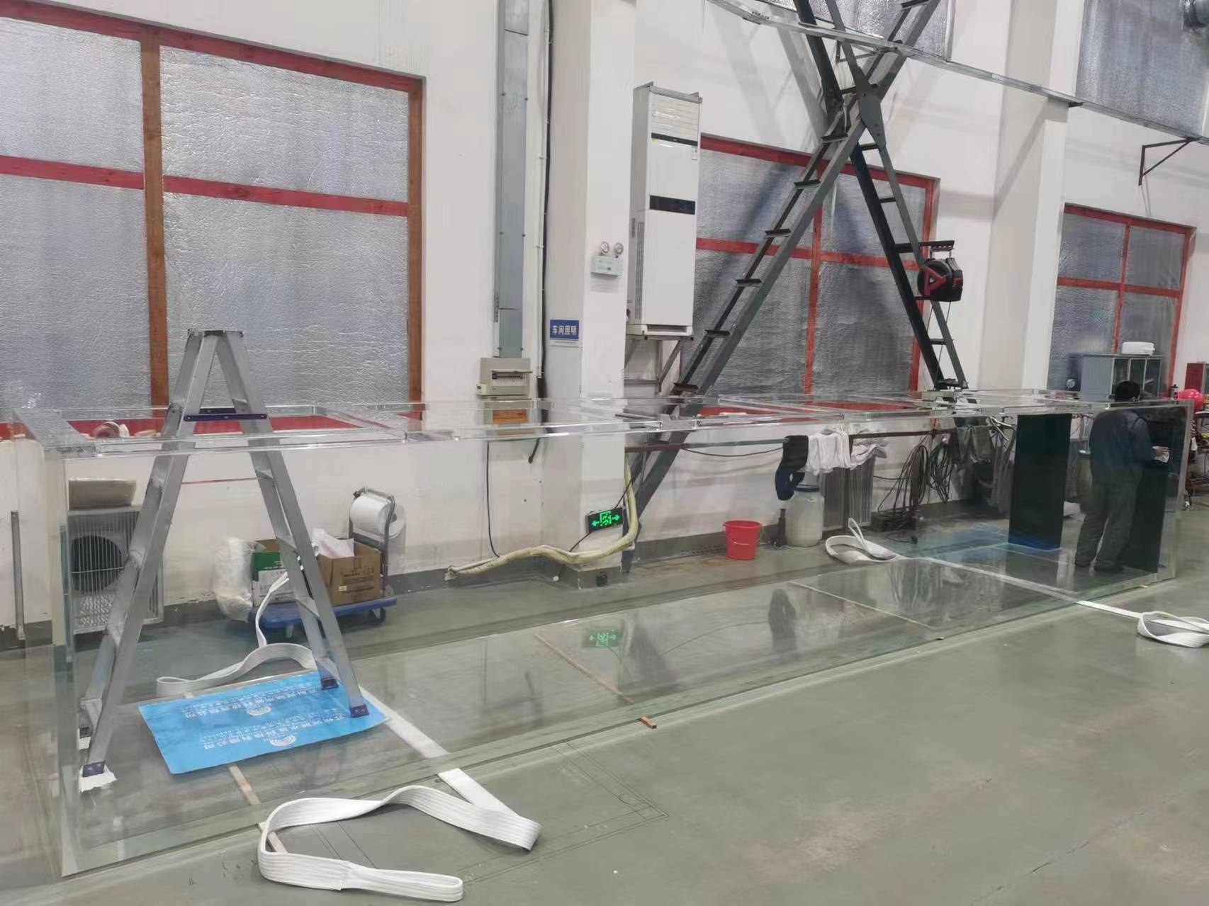 Bể cá acrylic trong suốt hình vuông chất lượng cao 6