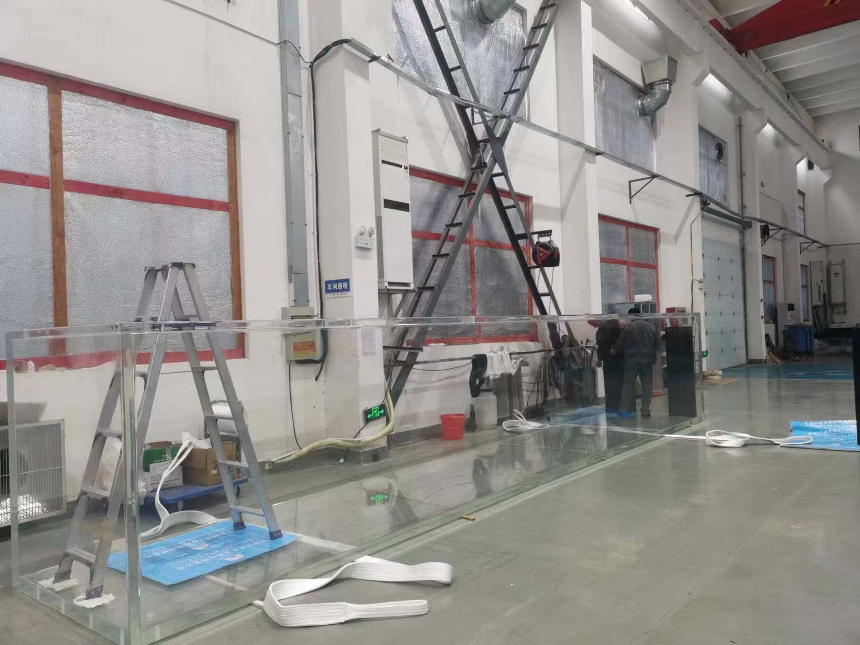 Bể cá acrylic trong suốt hình vuông chất lượng cao 3