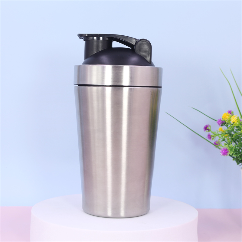 Shaker per proteine ​​in acciaio inox da 500 ml | Shaker da palestra in metallo SS304 a doppia parete con coperchio in PP per miscelare proteine ​​in polvere 20