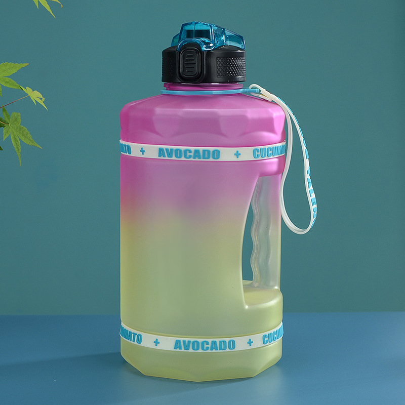 Garrafa de água esportiva grande de 2200ml em Tritan com anéis de silicone e cordão | Garrafa de água grande para academia e atividades ao ar livre, atacado, OEM, ODM 4