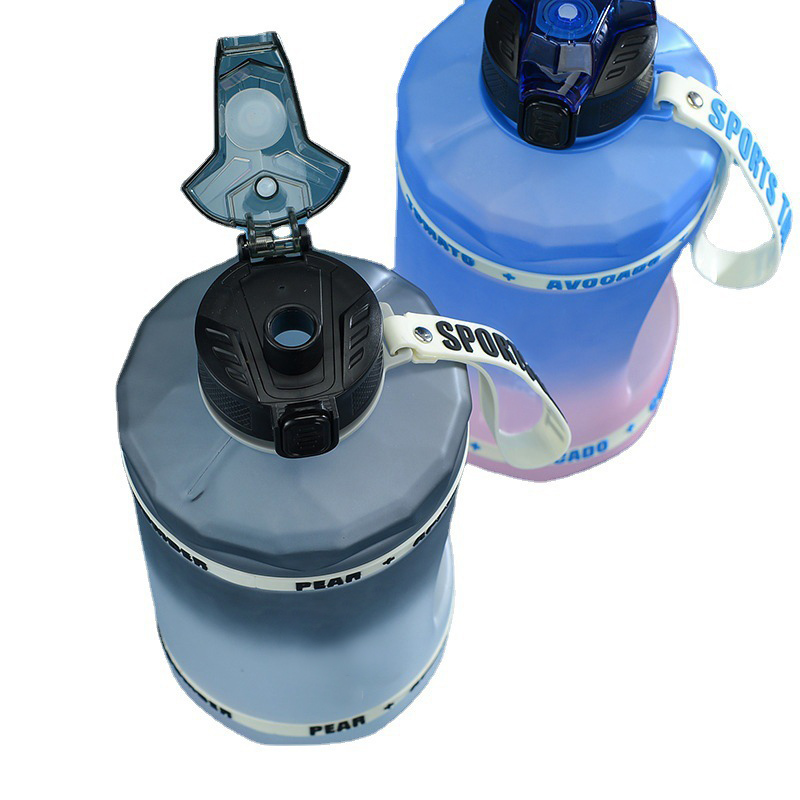 Garrafa de água esportiva grande de 2200ml em Tritan com anéis de silicone e cordão | Garrafa de água grande para academia e atividades ao ar livre, atacado, OEM, ODM 10