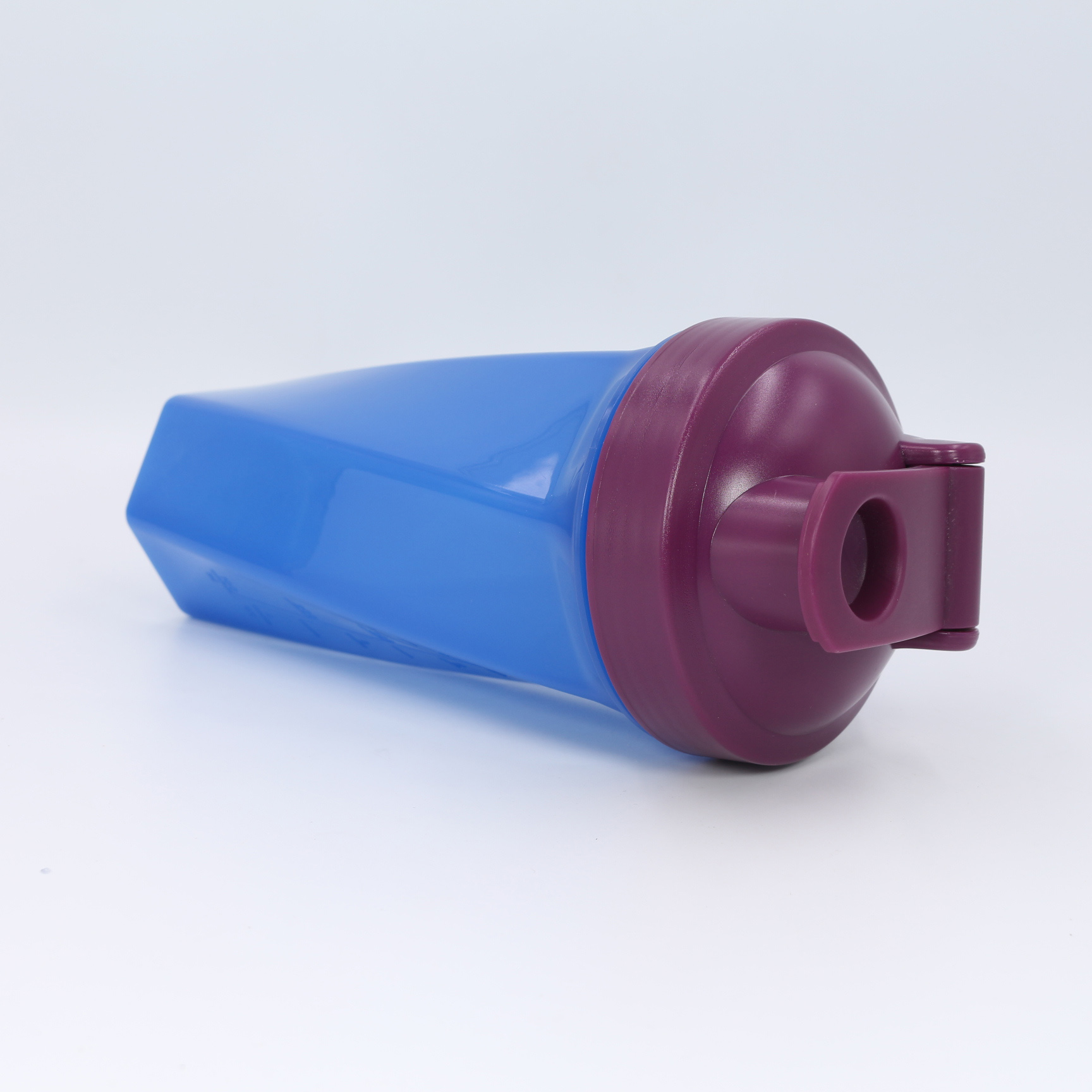 Nuovo design per shaker per proteine ​​da 700 ml con sfera miscelatrice in acciaio inox | Shaker da palestra all'ingrosso in Tritan e PP 16
