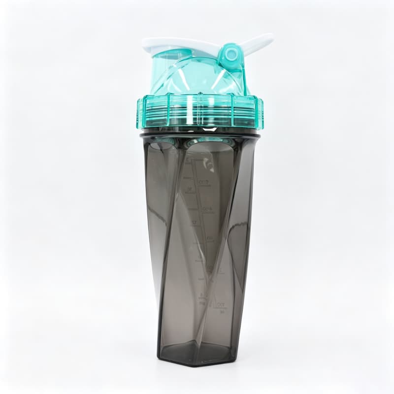 Shaker per proteine ​​da 700 ml di nuovo design con sfera di miscelazione in acciaio inossidabile | Produttore all'ingrosso di shaker per integratori da palestra in Tritan PP 18