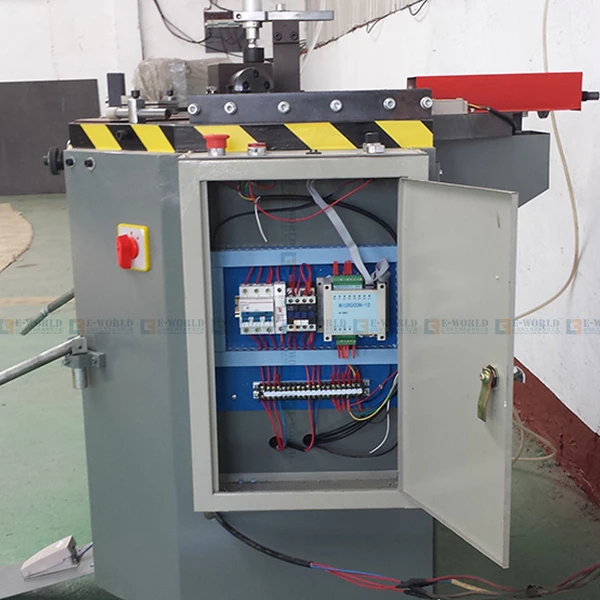 LMD-120 Aluminum corner combining machine 1