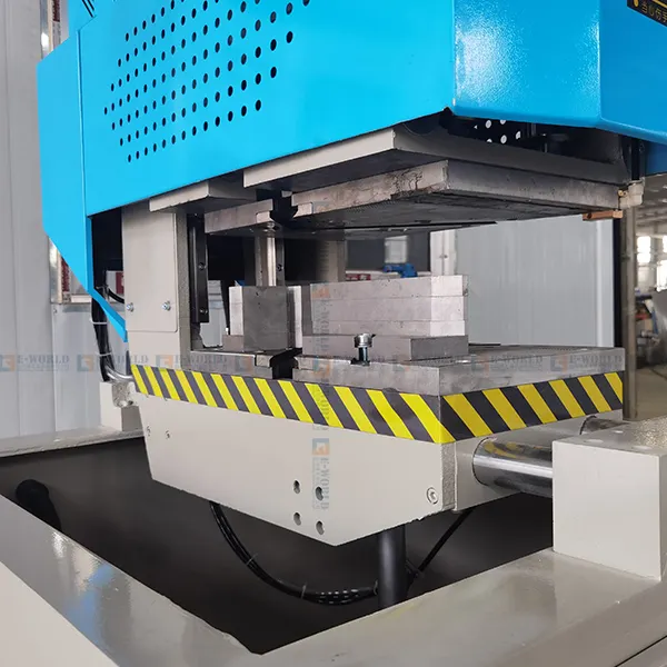 Automatic Upvc Window Making Machine Factory High Efficiency 4