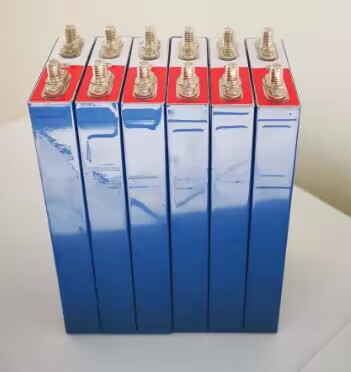 Rechargeable  Lithium Battery 3.2V 13AH Lifepo4 Prismatic Cell 4C Fast Charge Battery 4